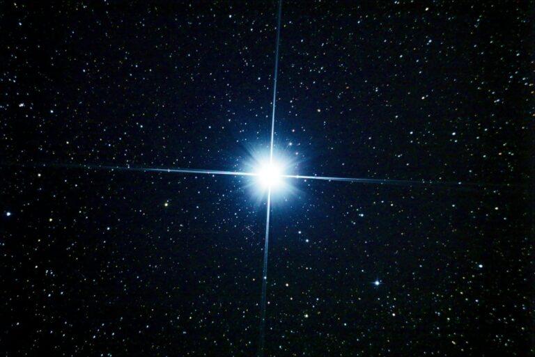 Jupiter and Saturn Will Align to Create the First “Christmas Star” in Nearly 800 Years