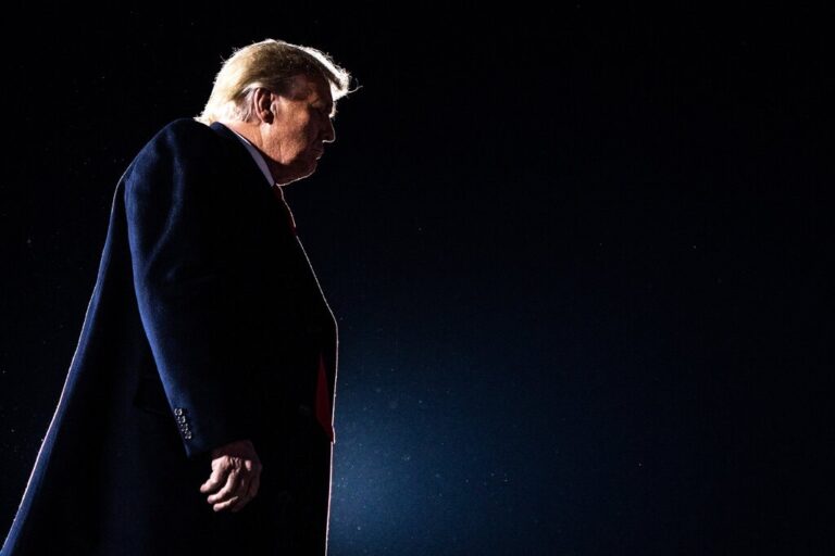 Trump in discussions with aides of pardoning himself