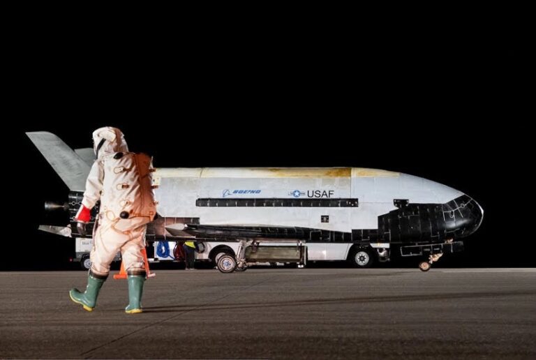 After spending a record 908 days in orbit, top-secret American spacecraft X-37B returned to Earth