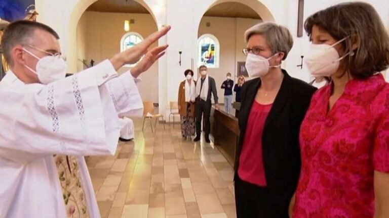 Pope approves blessings for same-sex couples that must not resemble marriage